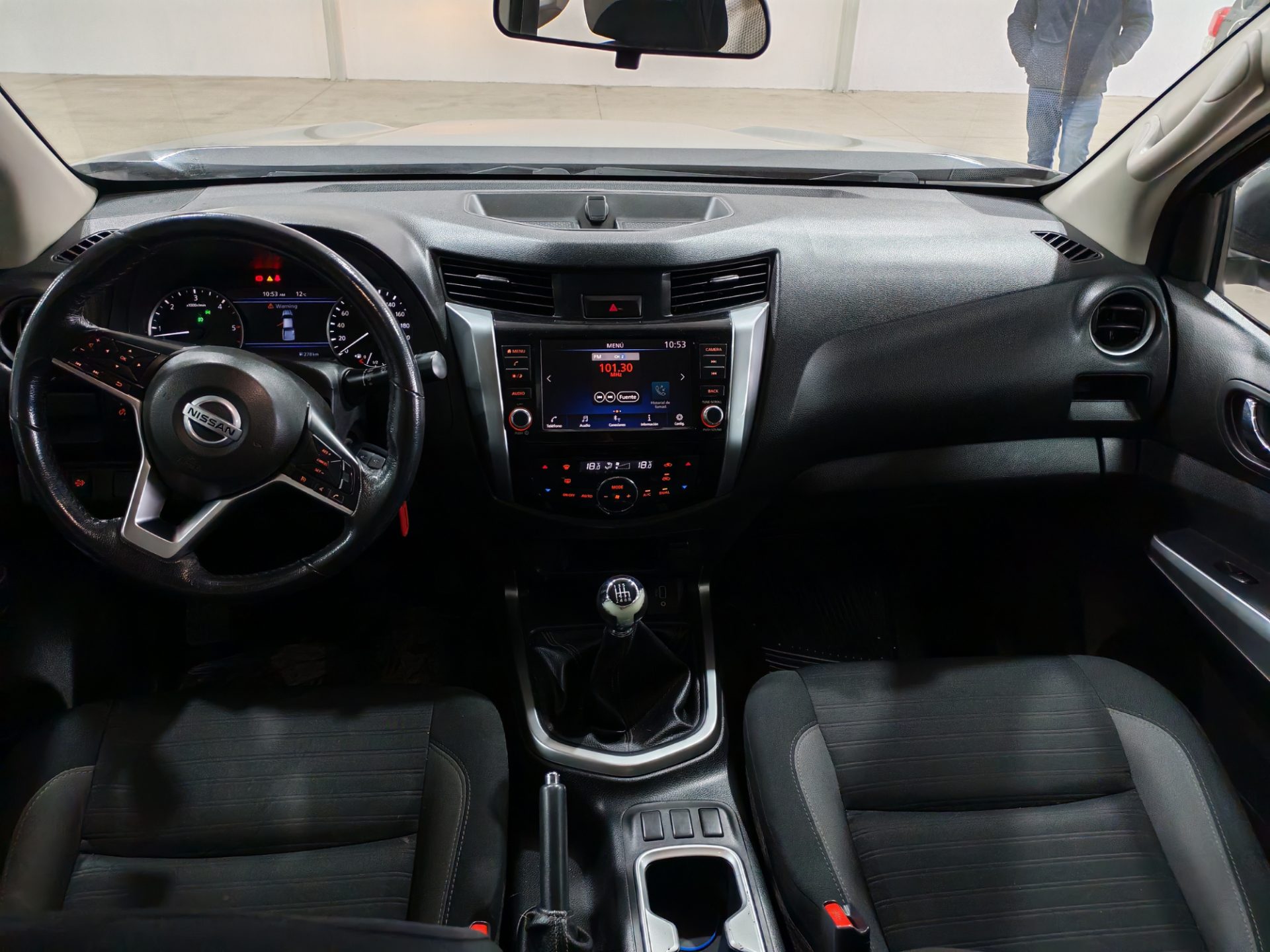 NISSAN NAVARA
