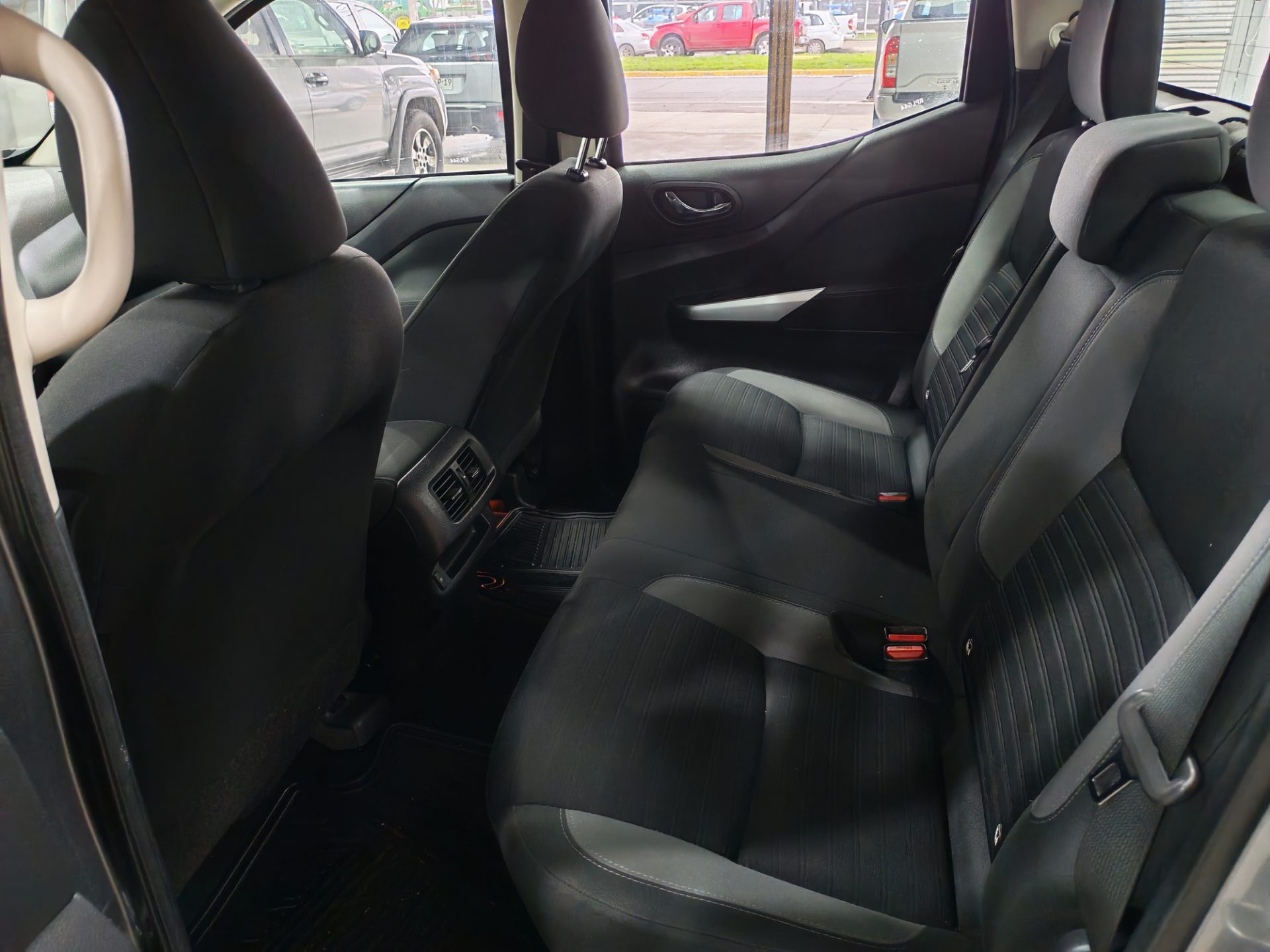 NISSAN NAVARA