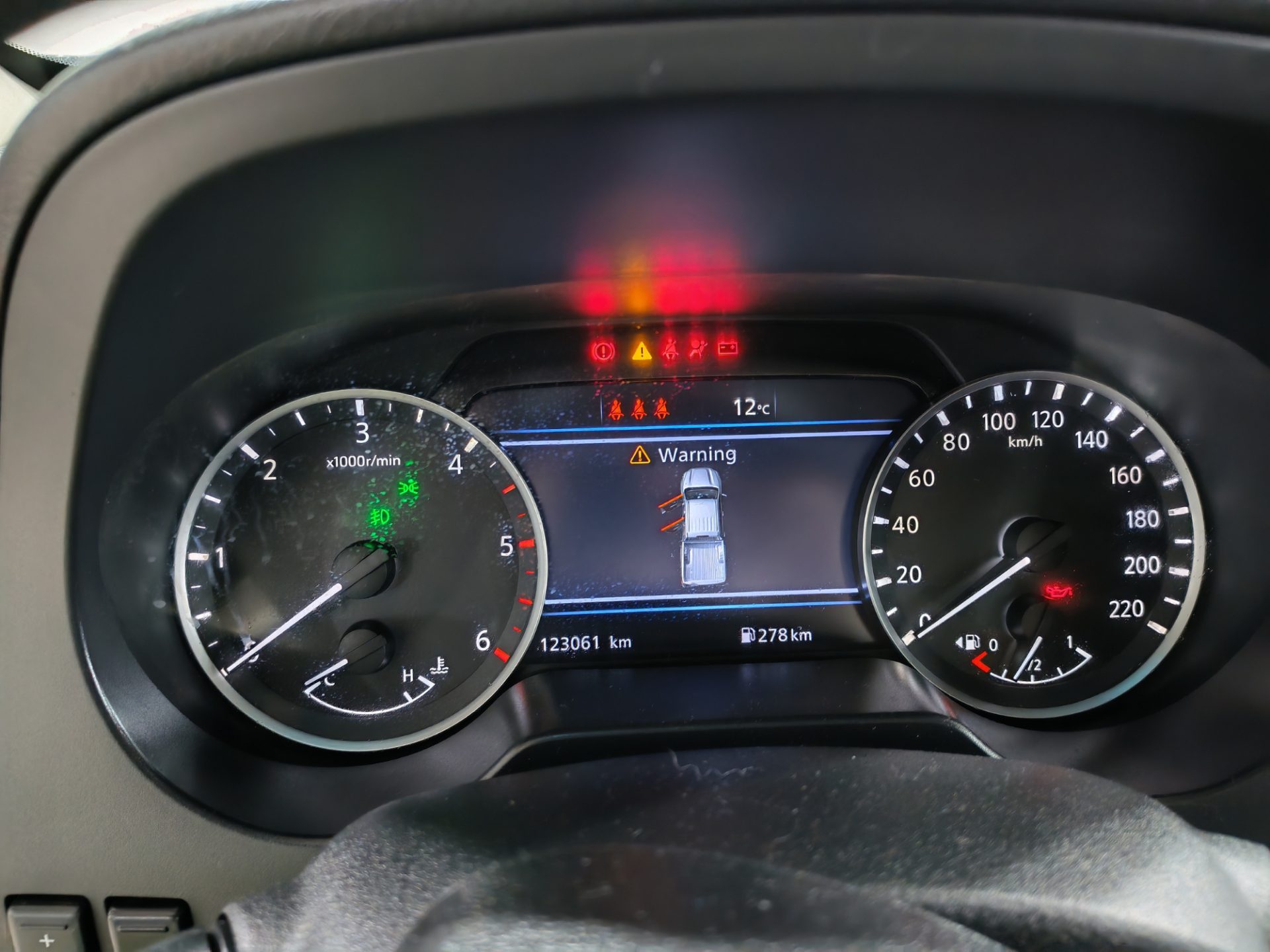 NISSAN NAVARA