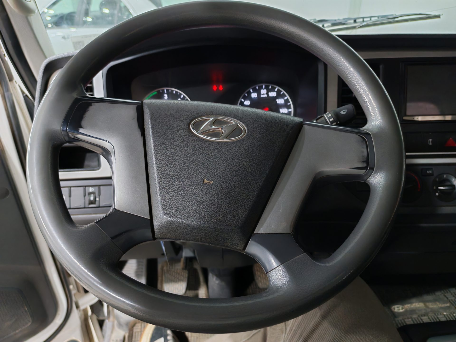 HYUNDAI MIGHTY